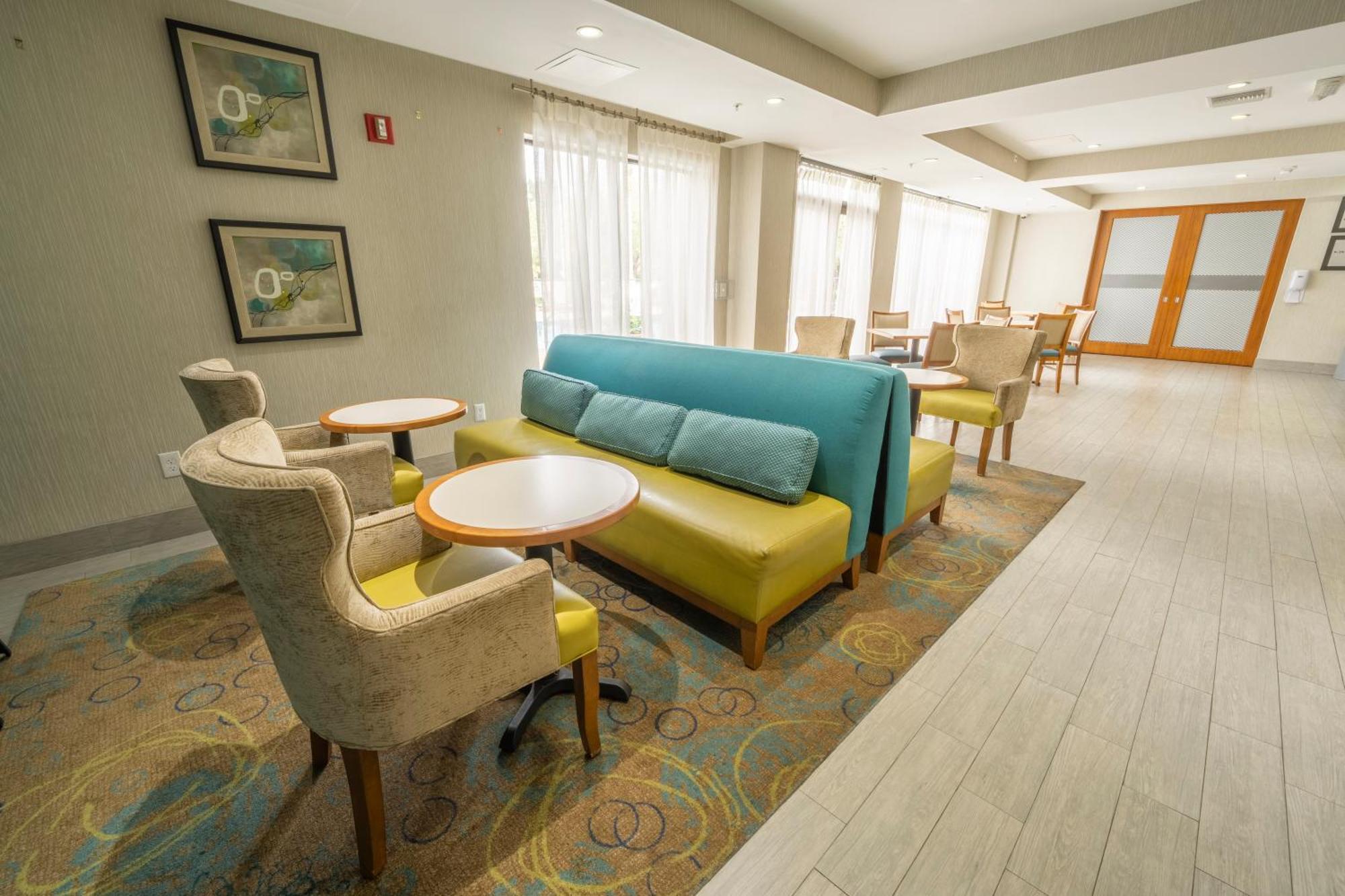 Hampton South/i-95 At Jtb Hotel 3*